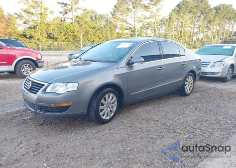 2008 Volkswagen Passat Turbo from USA, damaged, VIN WVWJK73CX8P109727